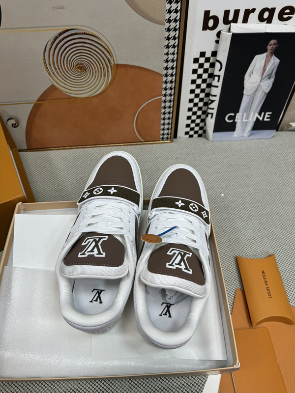 ルイヴィトン靴背面デザイン